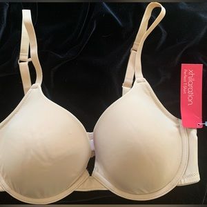 NWT Xhilaration T-Shirt Bra 38C
